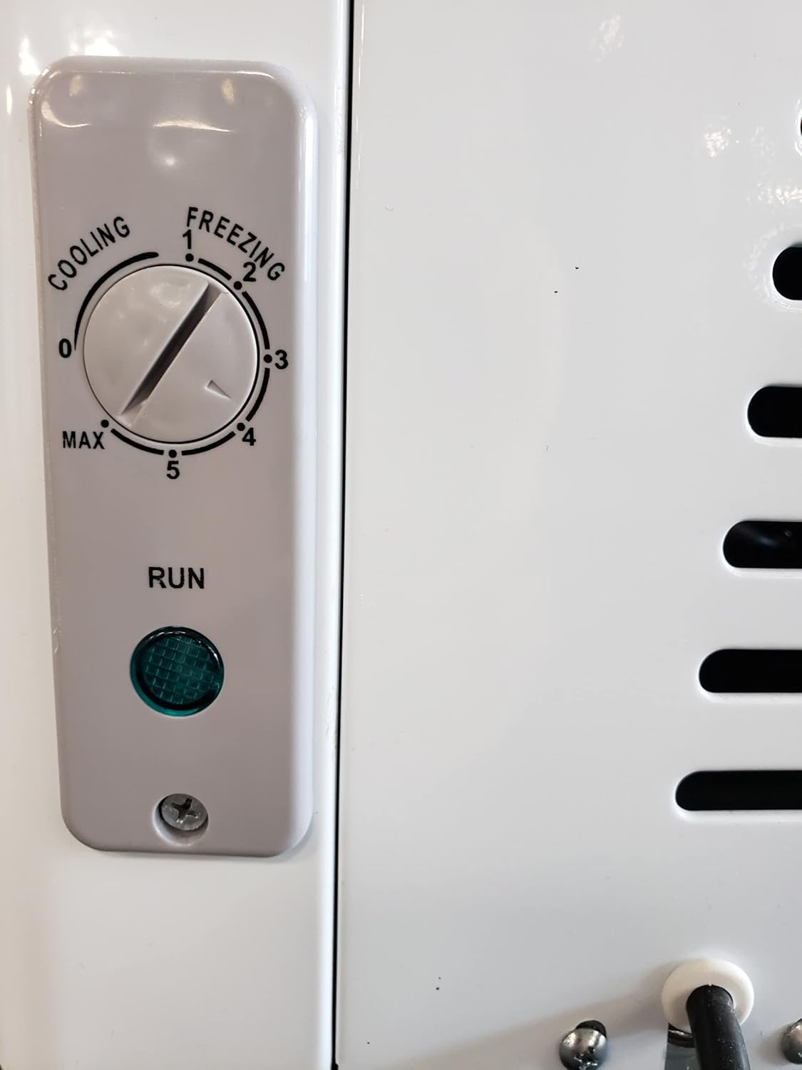 Premium Levella® 9.5 cu ft Display Freezer/Refrigerator with Double Curved Glass Doors – White | Residential and Commercial Use